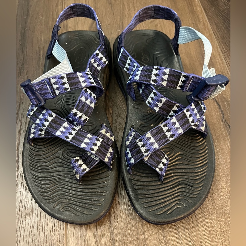 Chaco sandals z cloud 2 purple gray black. Nice preowned condition. Size 8.